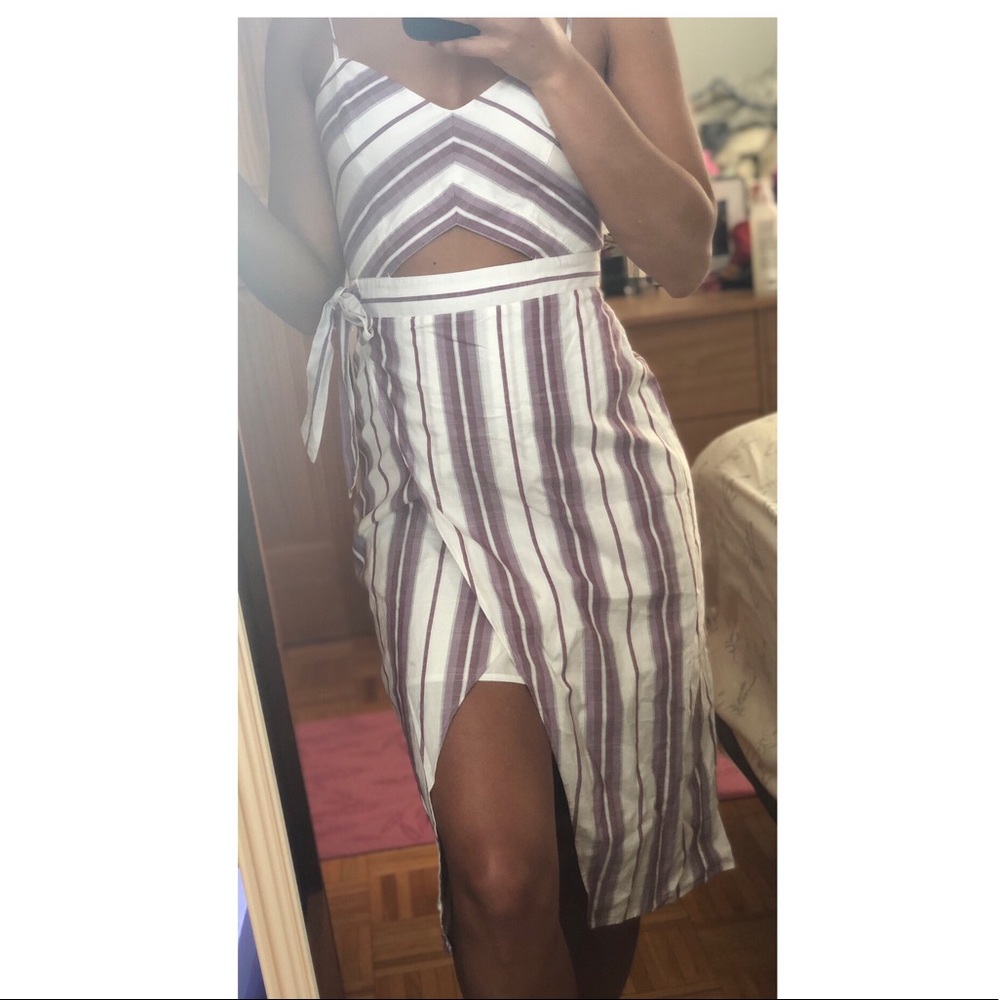 Beautiful dress with slip at the front